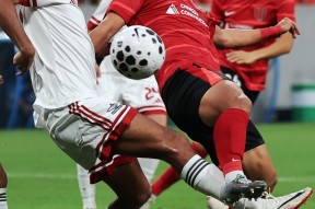 金年会共享联赛-包含中超劲旅顽强抗争，向亚洲足坛巅峰冲刺的词条