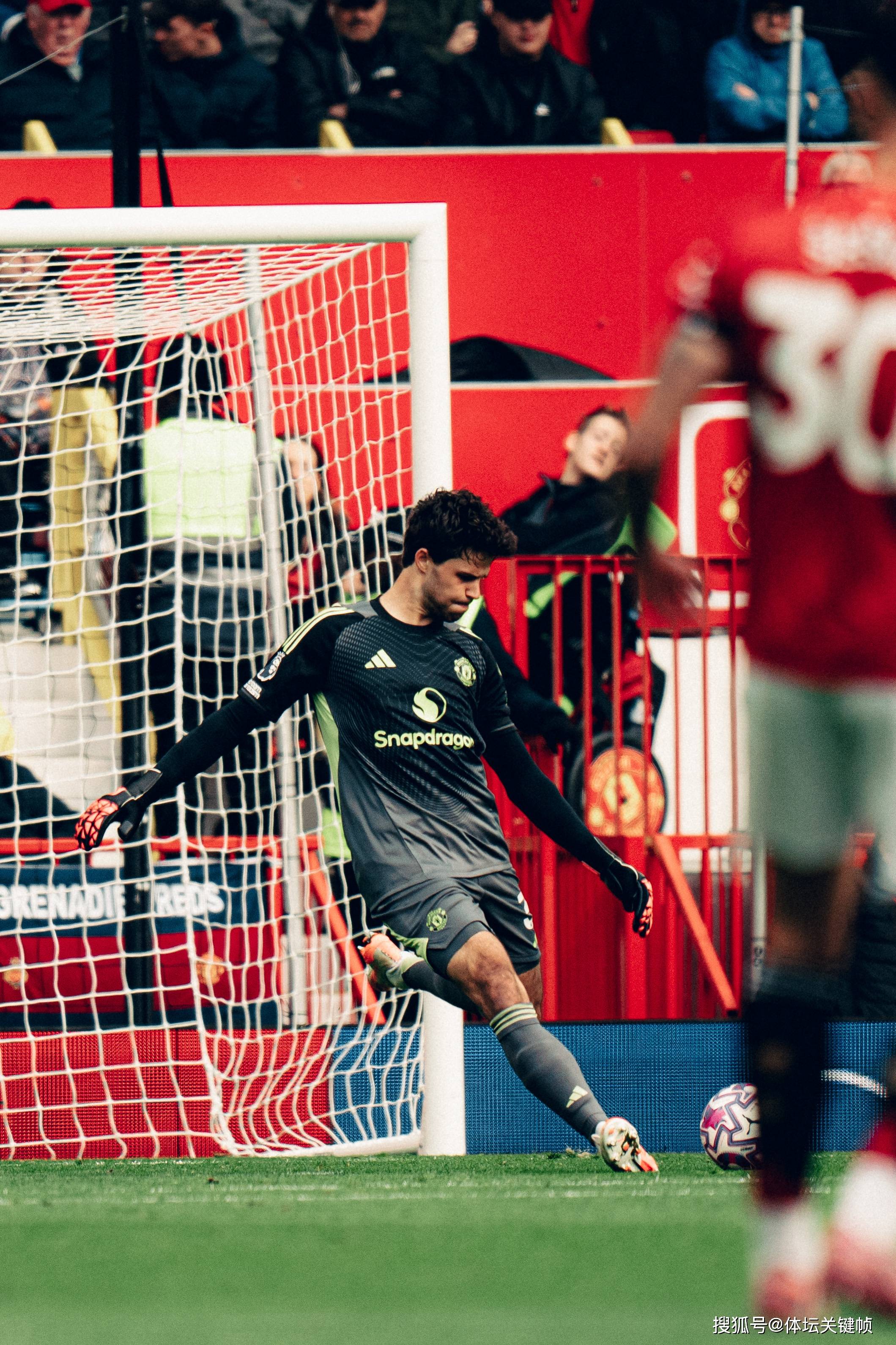 曼联中场转会最新消息