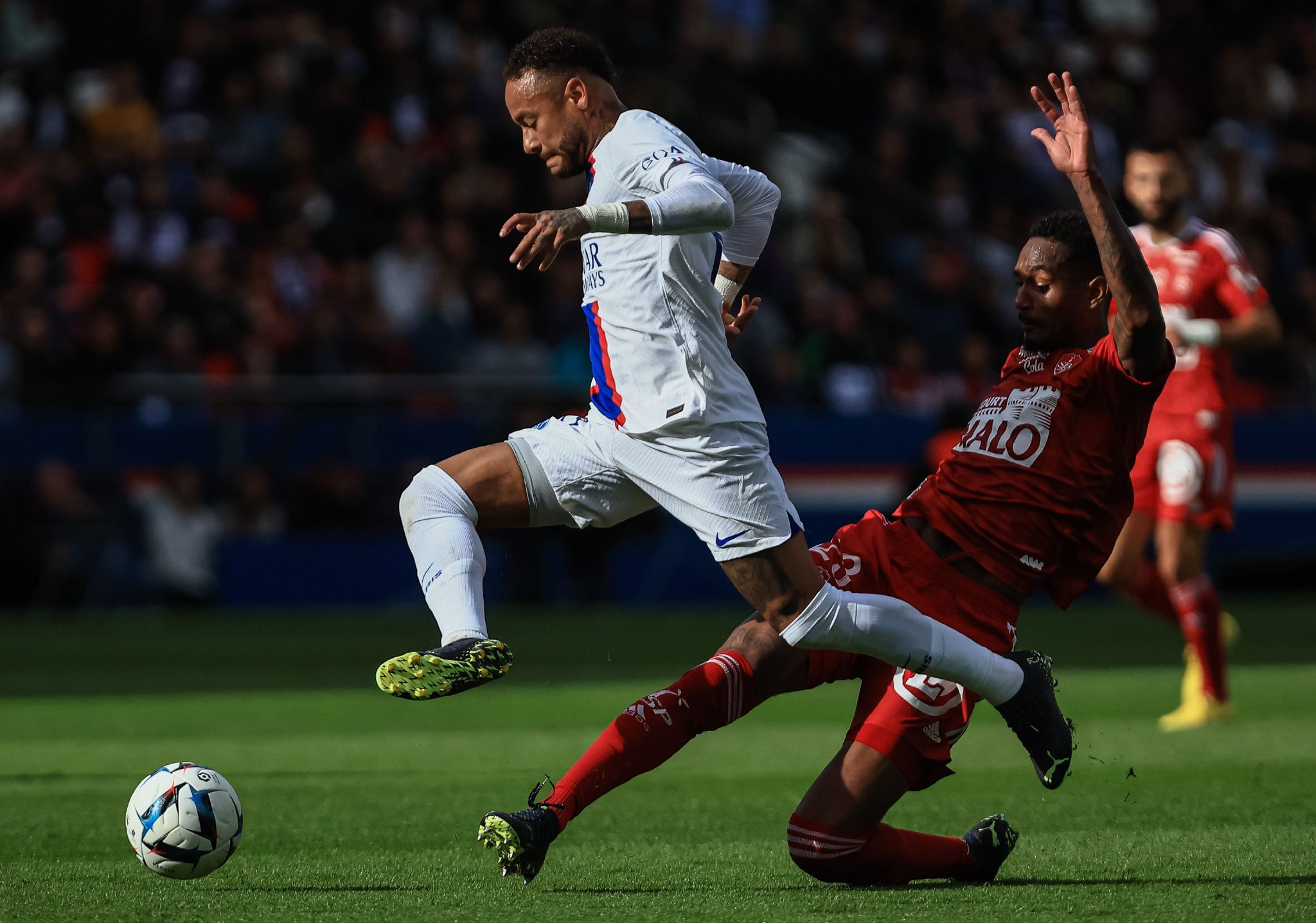 巴黎圣日耳曼球员亮眼表现,法甲夺魁在望的简单介绍 巴黎圣日耳曼球员亮眼表现,法甲夺魁在望的简单介绍