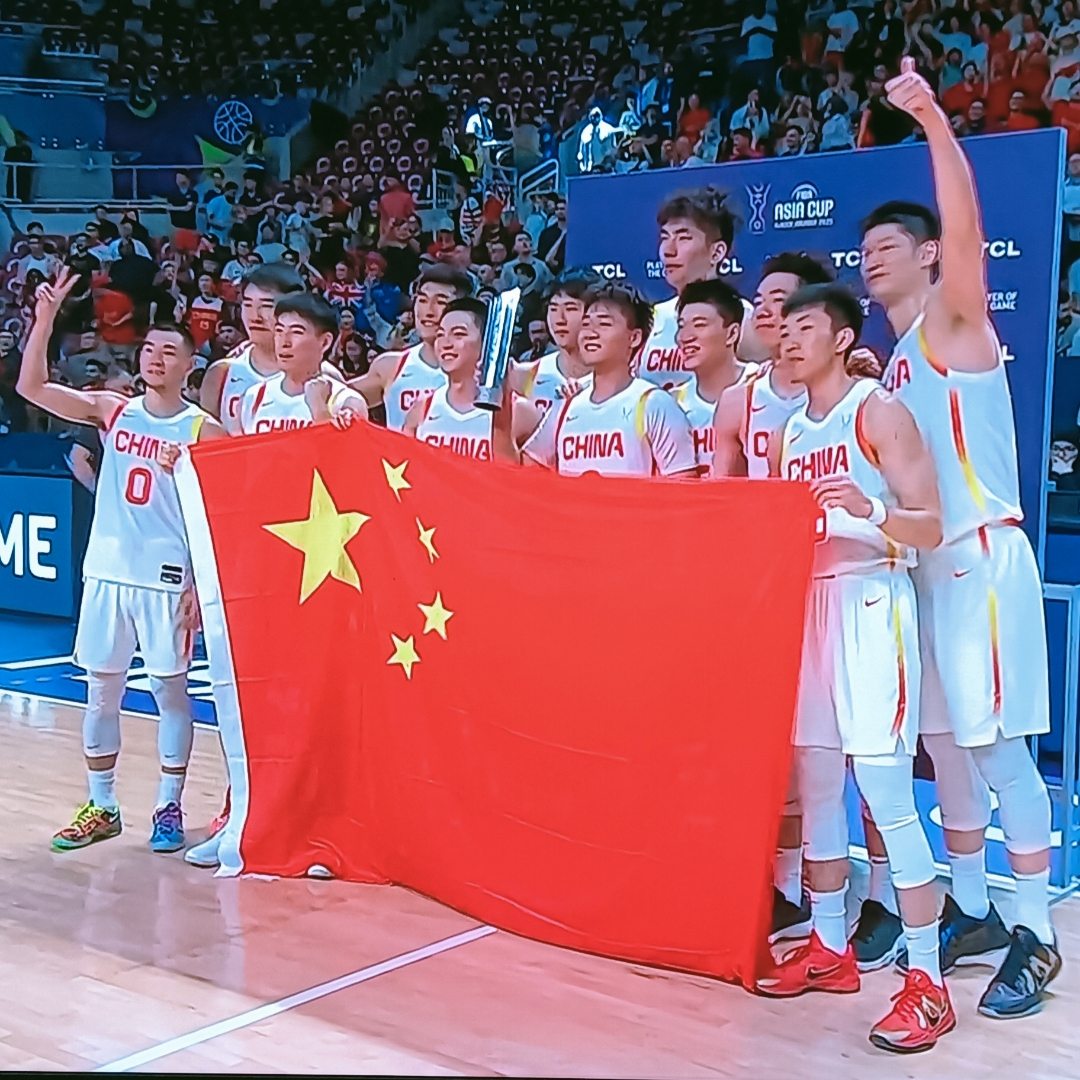 中超赛场战火连天,顶级强队纷纷交锋 中超赛场战火连天,顶级强队纷纷交锋